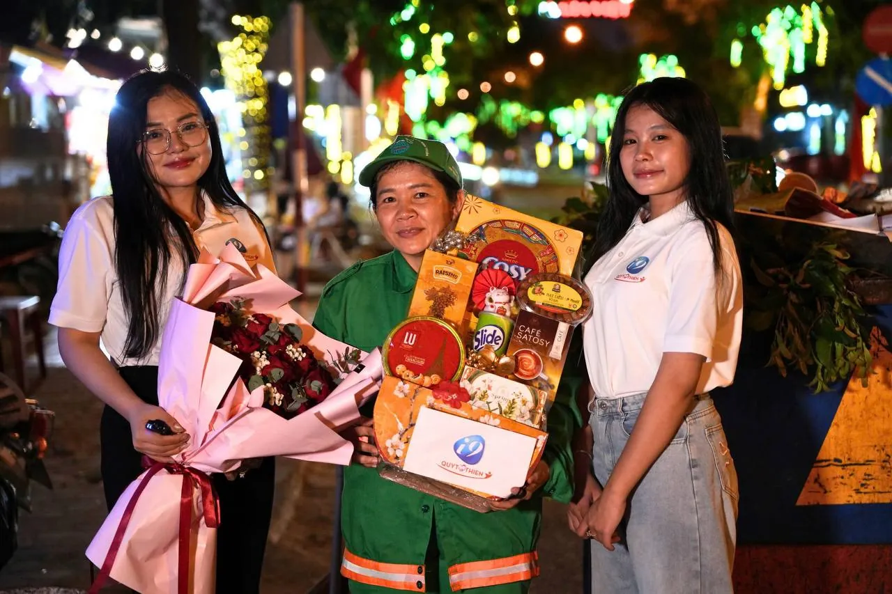 Biểu tượng đường dây nóng J888