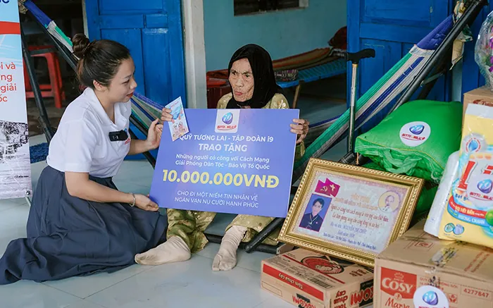 Quản lý đối tác j888 tận tâm cung cấp hỗ trợ và hướng dẫn chiến lược.